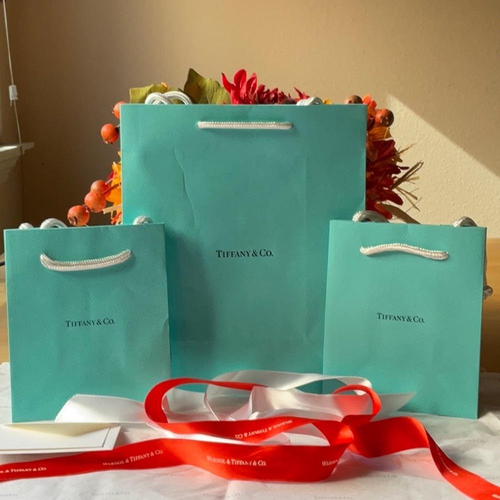 🎀 TIFFANY & CO. BAG AND RIBBON BUNDLE 🎀 NWOT 🎀 - Picture 11 of 16